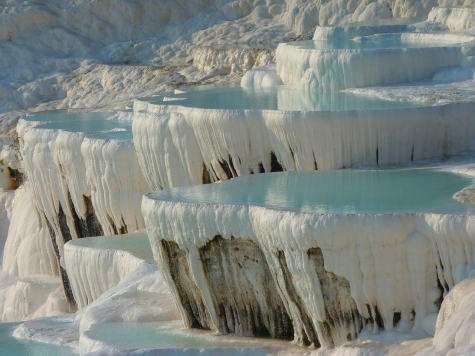 calcium-pools-149791280.jpg
